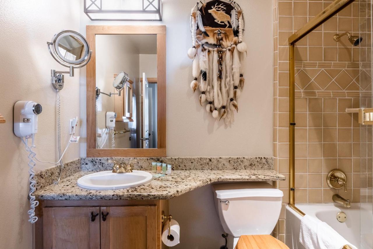 Juniper Springs Lodge #413 - Luxury Ski In Ski Out! 2 Bedroom Mammoth Lakes Exterior photo